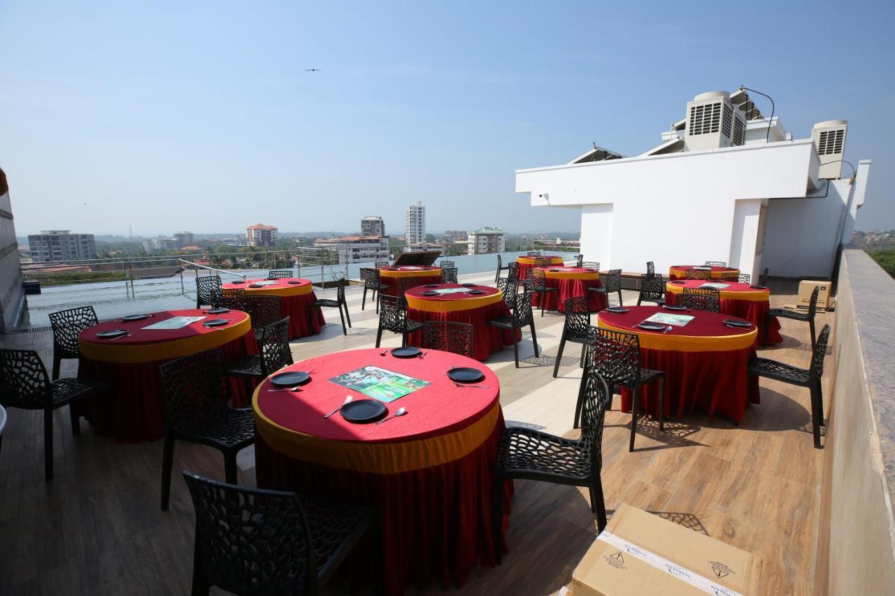 Hotel The Sea View, Mangalor Kültér fotó
