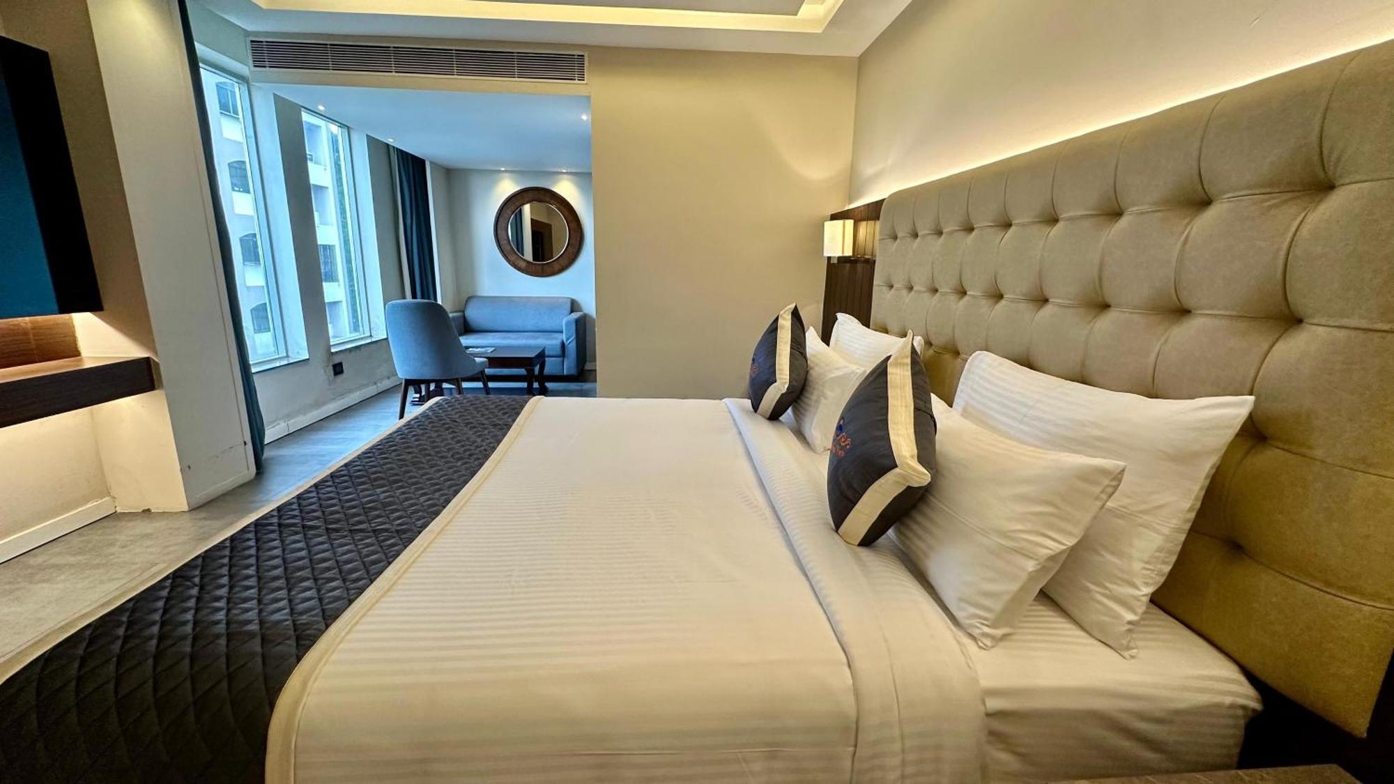 Hotel The Sea View, Mangalor Kültér fotó
