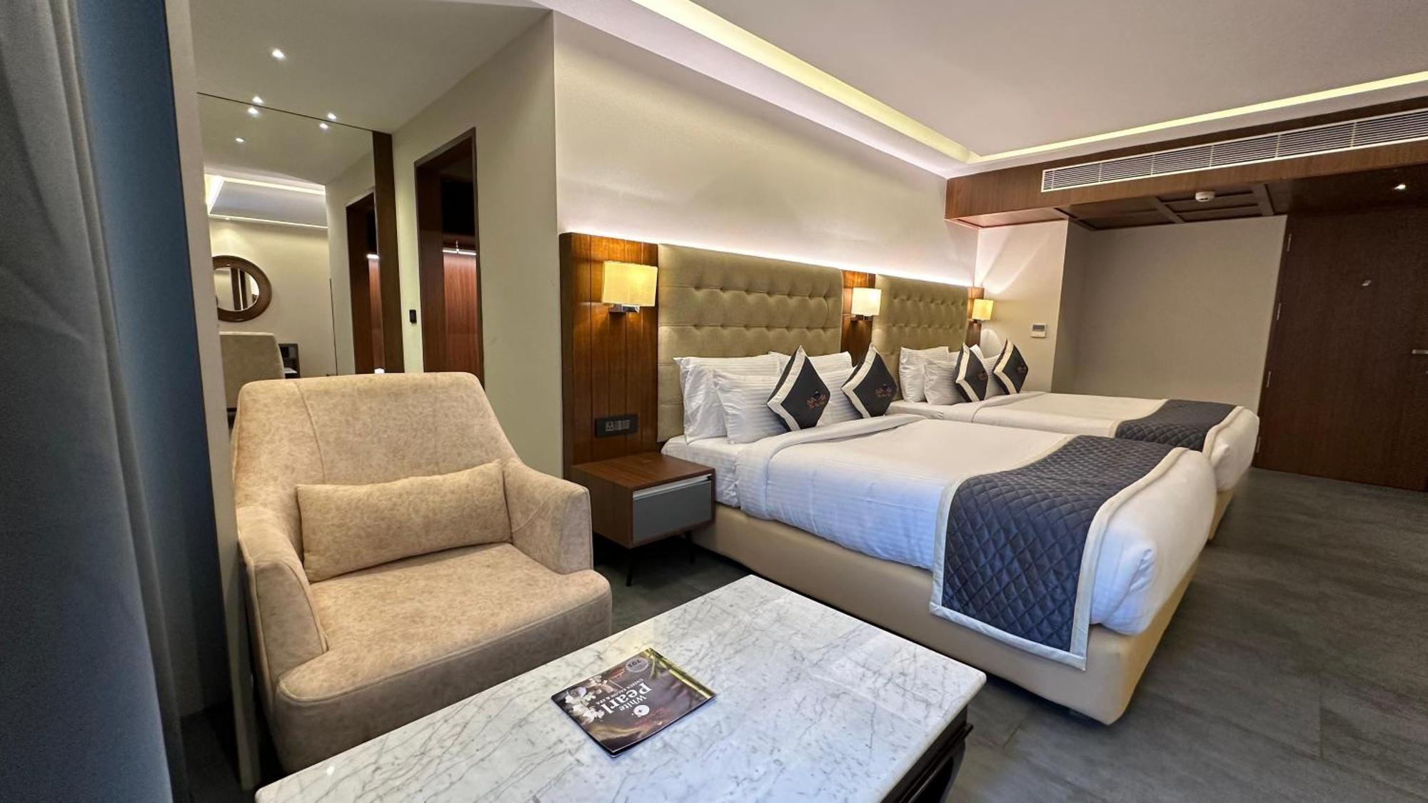 Hotel The Sea View, Mangalor Kültér fotó